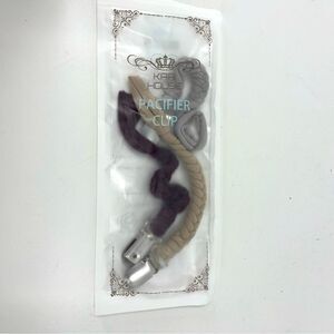 NWT Capi House pacifier clips set of‎ 3